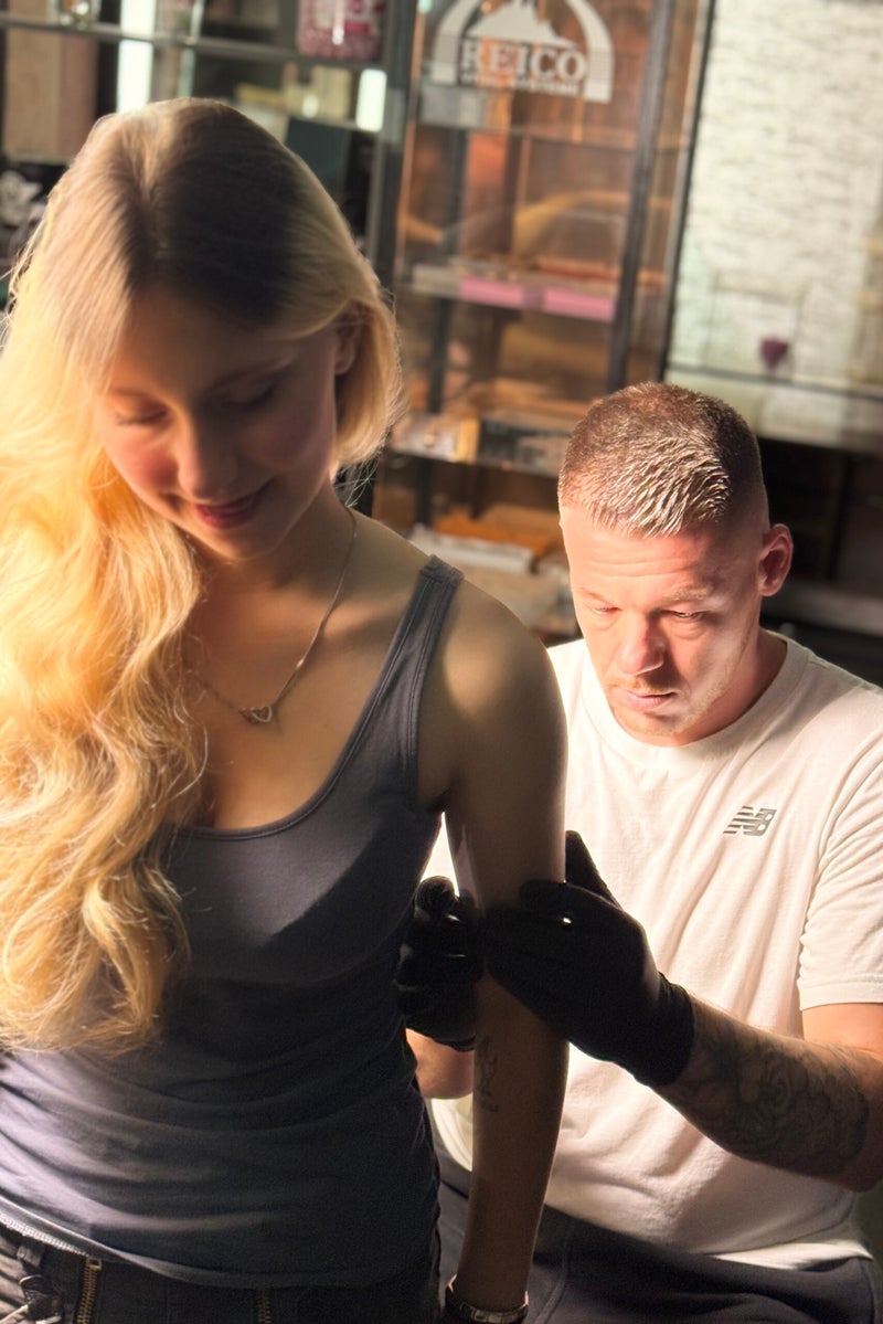 Artist Nadir bei der Arbeit im CHABOS Studio